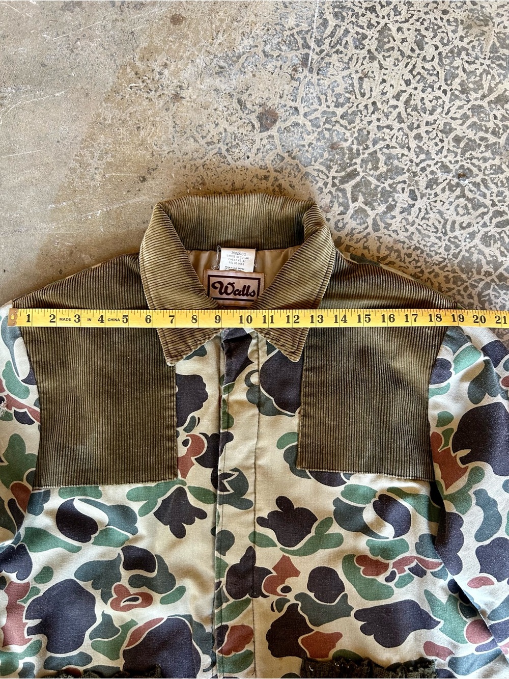 Walls Green Camo field coat with Olive Corduroy Collar - Picture 5 of 12